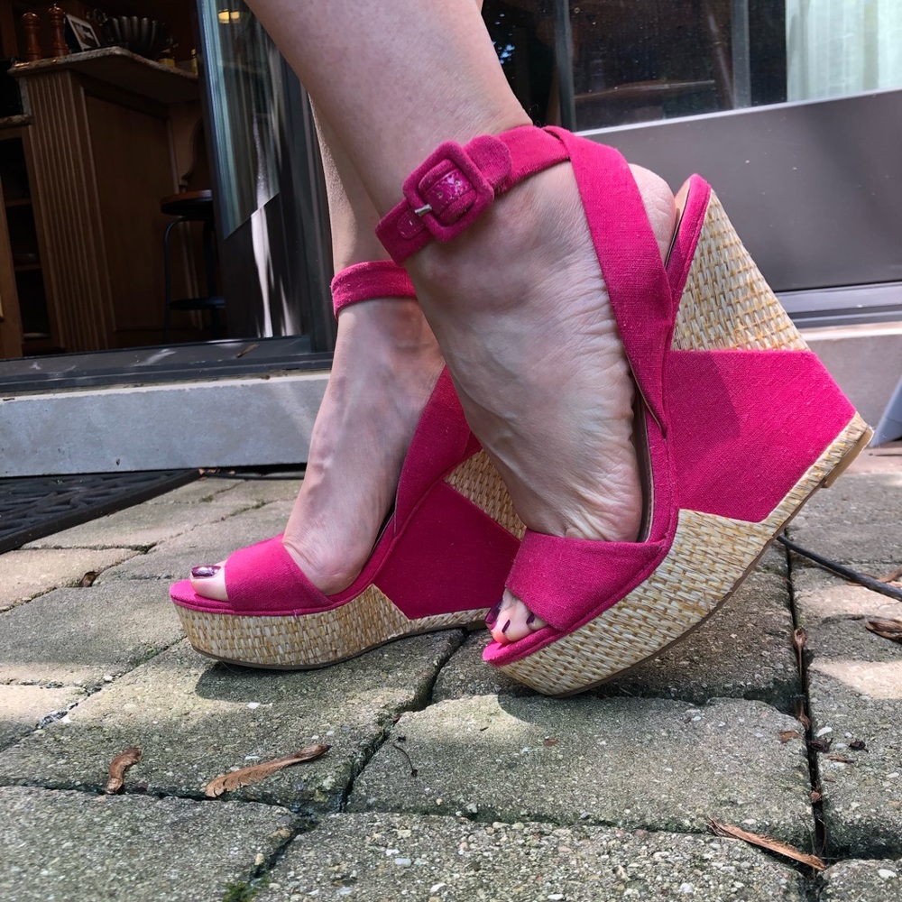 BCBG pink/woven wedges, barely worn